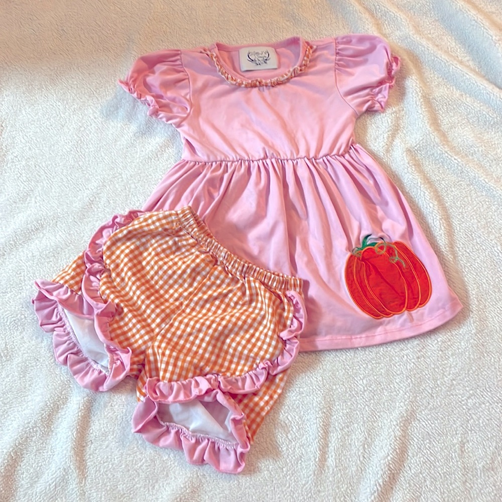 Pink Appliqué Pumpkin Short Set